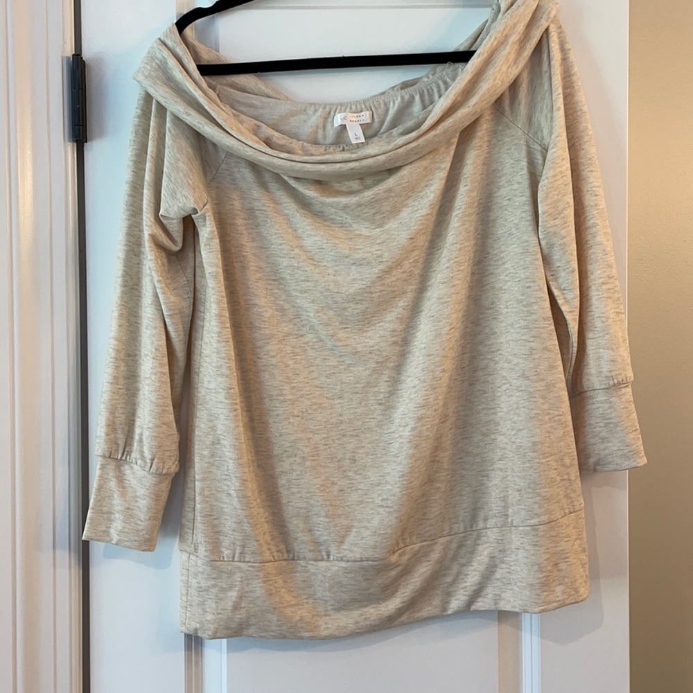LC off the shoulder top